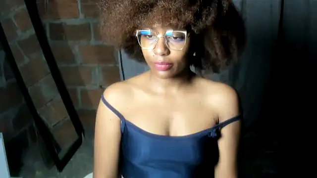 Snapshot of thaimy_ chatting on June 2026 02:45:02 AM thaimy online show from June 2026 02:45:02 AM