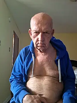 Snapshot of Strap_ chatting on April 2026 03:57:01 PM Strap online show from April 2026 03:57:01 PM