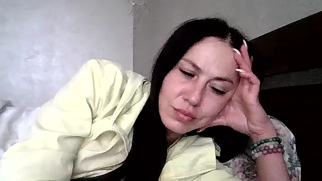 JulianaGold1 online show from May 2026 12:46:01 PM