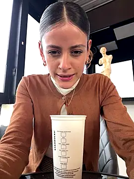 alana15 online show from October 2025 09:35:02 PM