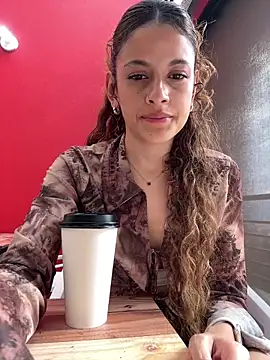 alana15 online show from February 2026 09:27:01 PM