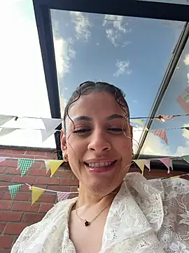 Snapshot of alana15 chatting on July 2026 09:28:02 PM alana15 online show from July 2026 09:28:02 PM