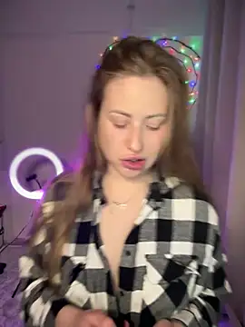 Snapshot of AlisaWhite chatting on March 2025 06:54:01 PM AlisaWhite online show from March 2025 06:54:01 PM