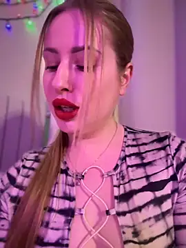 Snapshot of AlisaWhite chatting on March 2025 02:33:02 PM AlisaWhite online show from March 2025 02:33:02 PM