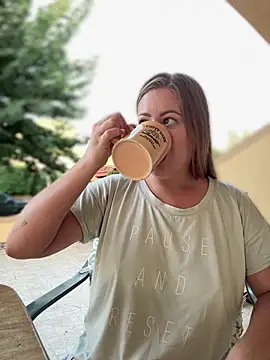 Snapshot of AlisaWhite chatting on September 2025 06:12:02 AM AlisaWhite online show from September 2025 06:12:02 AM