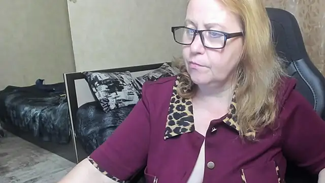 Snapshot of Frau_Marta chatting on November 2025 10:51:01 PM Frau Marta online show from November 2025 10:51:01 PM