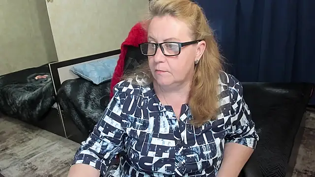 Snapshot of Frau_Marta chatting on April 2026 01:46:02 PM Frau Marta online show from April 2026 01:46:02 PM