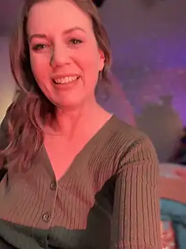 Snapshot of MaiseKnox chatting on December 2024 09:42:02 PM MaiseKnox online show from December 2024 09:42:02 PM