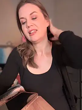 Snapshot of MaiseKnox chatting on September 2025 10:02:02 PM MaiseKnox online show from September 2025 10:02:02 PM