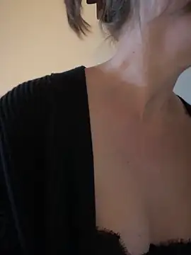 Snapshot of MaiseKnox chatting on November 2025 10:09:02 PM MaiseKnox online show from November 2025 10:09:02 PM