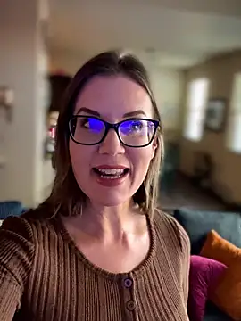 Snapshot of MaiseKnox chatting on November 2025 09:57:01 PM MaiseKnox online show from November 2025 09:57:01 PM