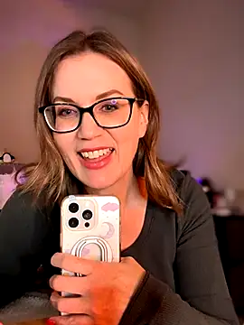 Snapshot of MaiseKnox chatting on December 2025 10:04:02 PM MaiseKnox online show from December 2025 10:04:02 PM