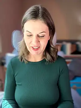 MaiseKnox online show from March 2026 06:02:02 PM