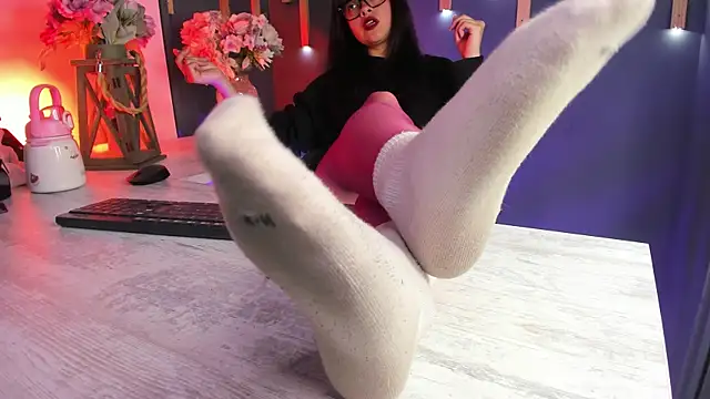 Snapshot of veronicafalcon chatting on May 2026 06:24:02 PM veronicafalcon online show from May 2026 06:24:02 PM
