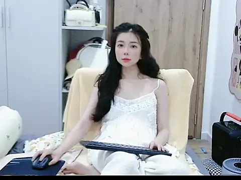 Snapshot of Cute_Ruby01 chatting on June 2026 11:35:02 AM Cute Ruby01 online show from June 2026 11:35:02 AM
