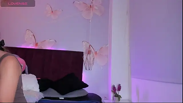 Vivi prinncess online show from March 2026 12:06:02 AM