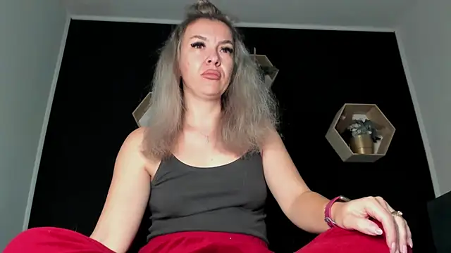 Snapshot of Alesys69 chatting on November 2025 01:26:02 AM Alesys69 online show from November 2025 01:26:02 AM