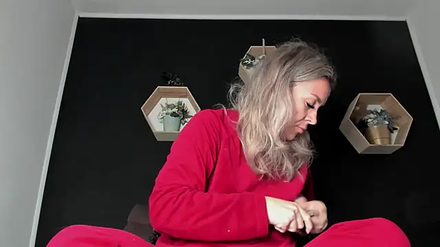 Snapshot of Alesys69 chatting on November 2025 11:36:02 PM Alesys69 online show from November 2025 11:36:02 PM