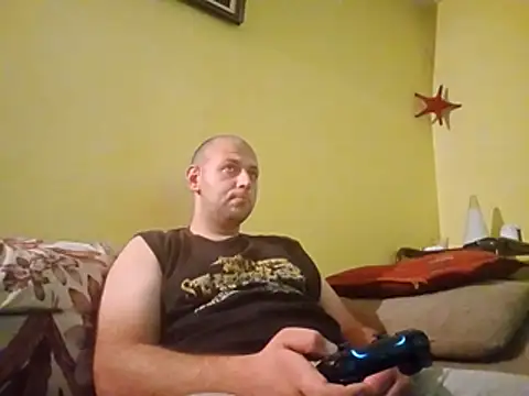 Snapshot of Flakka95 chatting on November 2025 06:32:01 PM Flakka95 online show from November 2025 06:32:01 PM