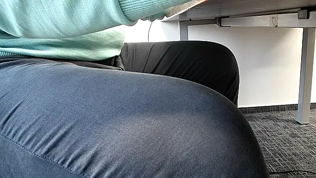 Snapshot of 69bezfleku chatting on November 2025 07:31:01 AM 69bezfleku online show from November 2025 07:31:01 AM