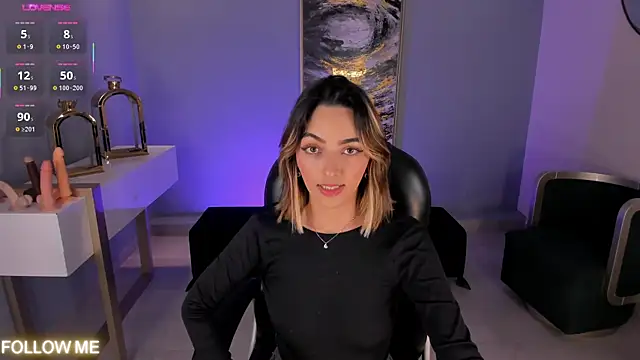 Snapshot of MelissaMoore_ chatting on October 2025 03:03:02 AM MelissaMoore online show from October 2025 03:03:02 AM