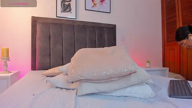 isa bunny online show from January 2025 05:56:01 AM