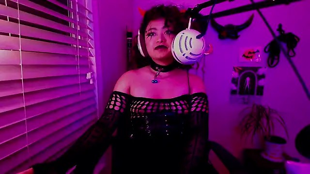 Snapshot of Azazelgains chatting on December 2025 05:24:02 AM Azazelgains online show from December 2025 05:24:02 AM