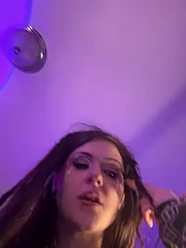 Snapshot of BlaizeyBBy chatting on December 2024 12:28:02 PM BlaizeyBBy online show from December 2024 12:28:02 PM