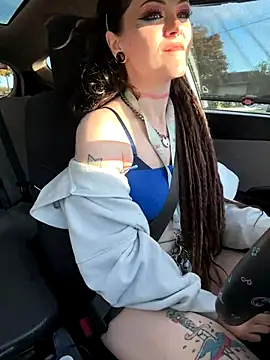 Snapshot of BlaizeyBBy chatting on November 2025 12:10:01 AM BlaizeyBBy online show from November 2025 12:10:01 AM