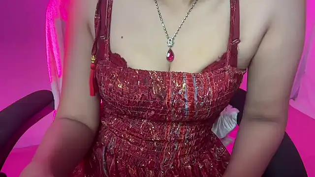 Queen Angelena online show from November 2025 05:15:02 PM