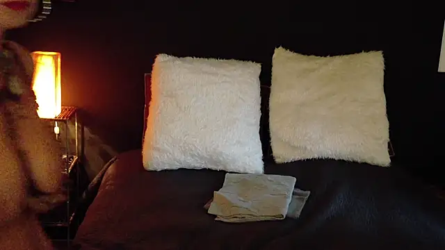 Snapshot of milfettefab chatting on November 2025 05:18:01 PM milfettefab online show from November 2025 05:18:01 PM