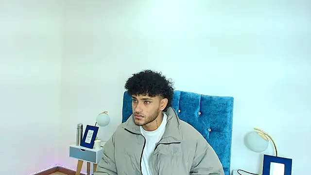 Snapshot of Alessandro_Vanni chatting on December 2024 11:49:01 AM Alessandro Vanni online show from December 2024 11:49:01 AM