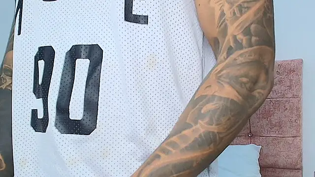 Snapshot of Alessandro_Vanni chatting on December 2024 12:49:01 PM Alessandro Vanni online show from December 2024 12:49:01 PM