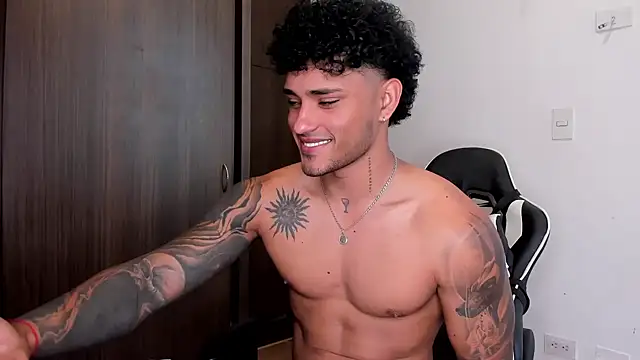 Snapshot of Alessandro_Vanni chatting on January 2025 11:51:02 AM Alessandro Vanni online show from January 2025 11:51:02 AM