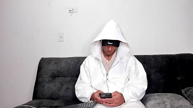 Snapshot of Alessandro_Vanni chatting on February 2025 03:34:02 AM Alessandro Vanni online show from February 2025 03:34:02 AM