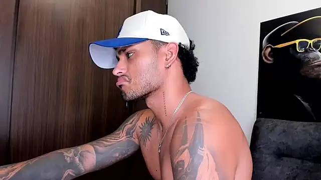 Snapshot of Alessandro_Vanni chatting on March 2025 05:38:02 AM Alessandro Vanni online show from March 2025 05:38:02 AM