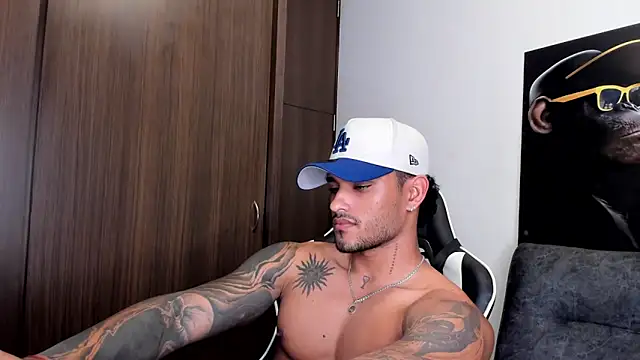 Snapshot of Alessandro_Vanni chatting on March 2025 03:02:02 AM Alessandro Vanni online show from March 2025 03:02:02 AM