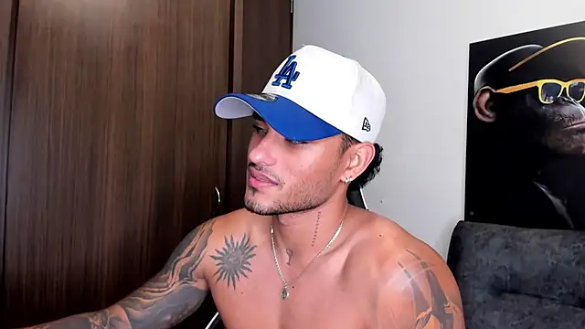 Snapshot of Alessandro_Vanni chatting on March 2025 09:12:02 AM Alessandro Vanni online show from March 2025 09:12:02 AM