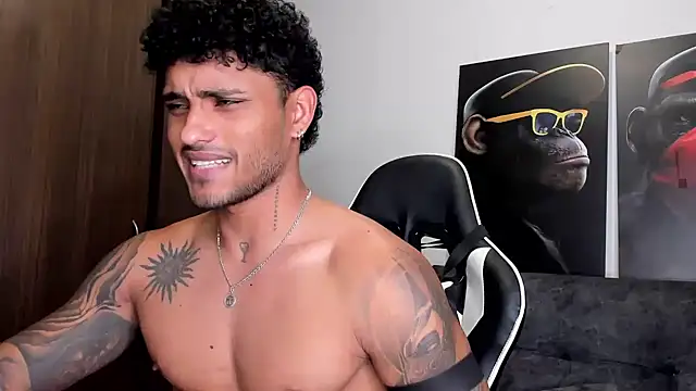 Snapshot of Alessandro_Vanni chatting on March 2025 04:37:02 AM Alessandro Vanni online show from March 2025 04:37:02 AM