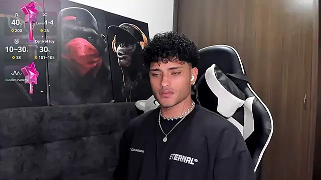 Snapshot of Alessandro_Vanni chatting on October 2025 02:12:02 AM Alessandro Vanni online show from October 2025 02:12:02 AM