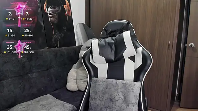 Snapshot of Alessandro_Vanni chatting on November 2025 10:41:01 PM Alessandro Vanni online show from November 2025 10:41:01 PM