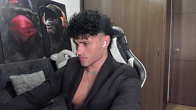 Snapshot of Alessandro_Vanni chatting on November 2025 01:11:01 AM Alessandro Vanni online show from November 2025 01:11:01 AM