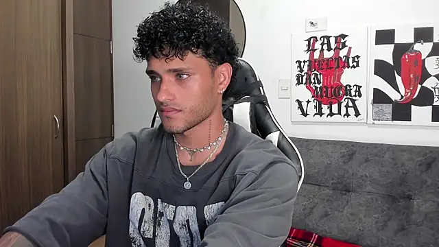 Snapshot of Alessandro_Vanni chatting on January 2026 02:25:01 AM Alessandro Vanni online show from January 2026 02:25:01 AM