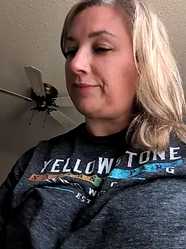 Canadian BBW online show from May 2026 09:44:02 PM