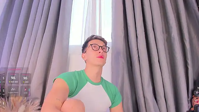 Thiago jones online show from September 2025 09:38:02 PM