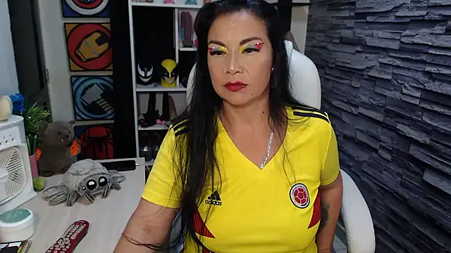 Snapshot of Cruela_deviil chatting on June 2026 12:42:01 AM Cruela deviil online show from June 2026 12:42:01 AM
