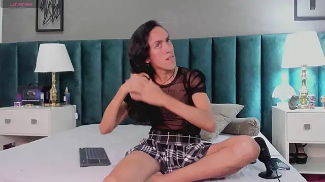 Snapshot of Karol_fenixx chatting on January 2025 02:42:01 AM Karol fenixx online show from January 2025 02:42:01 AM