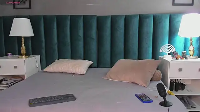 Snapshot of Karol_fenixx chatting on March 2025 04:02:01 PM Karol fenixx online show from March 2025 04:02:01 PM