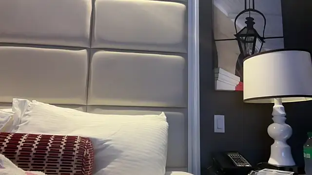 Blueskiiis3 online show from September 2025 06:40:01 AM