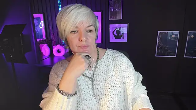 CarmenSoft online show from November 2025 08:19:01 PM